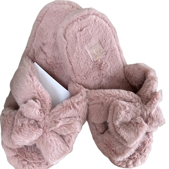 🩷New Adorable Pinkish Mauve Bow Tie Plush Slippers🩷 - Picture 2 of 4